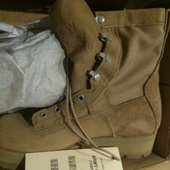 combat boots size 4